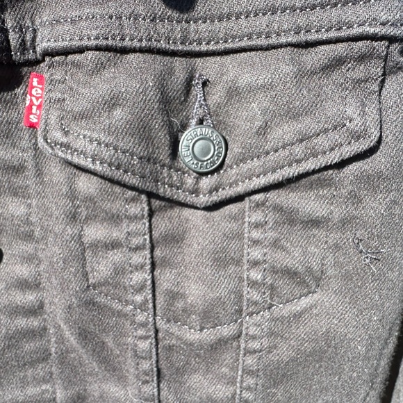 Levi's Men's Dark Denim Jacket - Picture 7 of 10